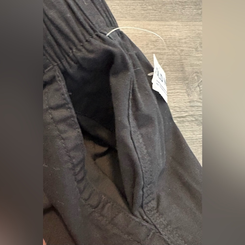 Old Navy Black Chino Shorts . Women size M.
NWT - Picture 4 of 7
